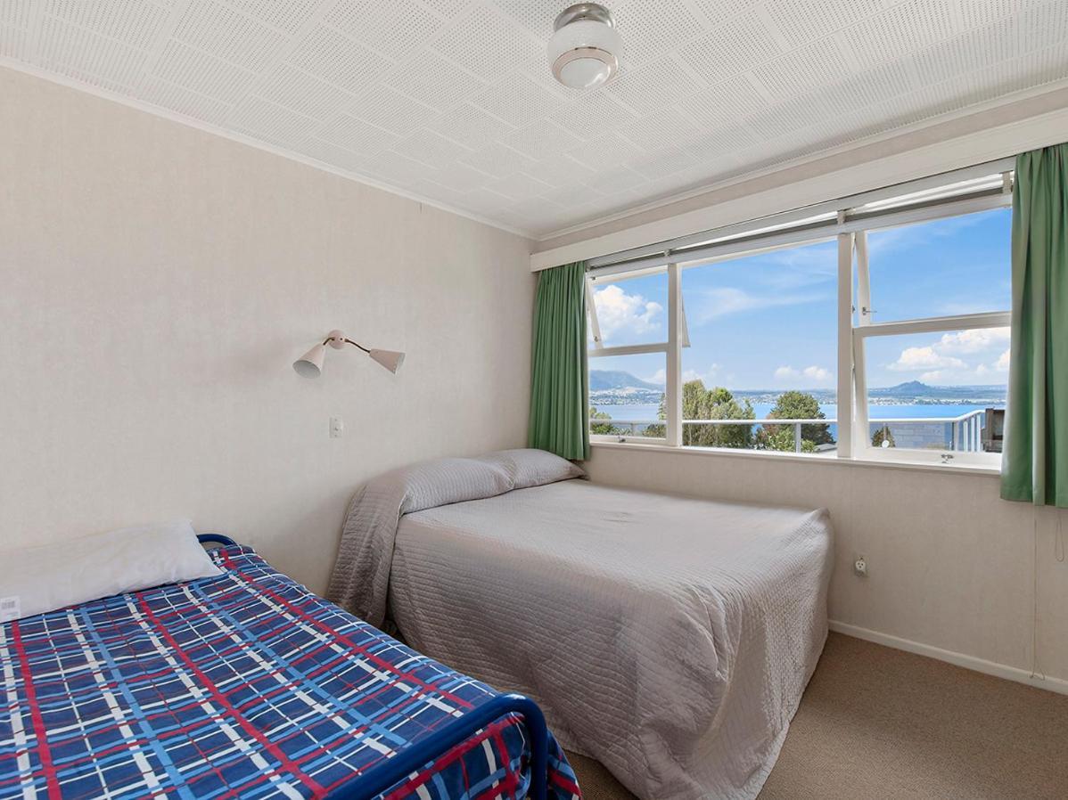 Lofty Lakeviews - Acacia Bay Holiday Home Lago Lago Taupo Exterior foto