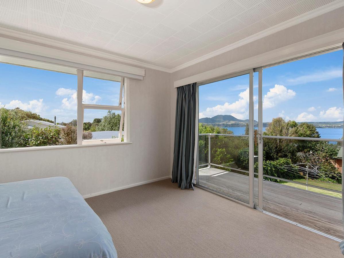 Lofty Lakeviews - Acacia Bay Holiday Home Lago Lago Taupo Exterior foto