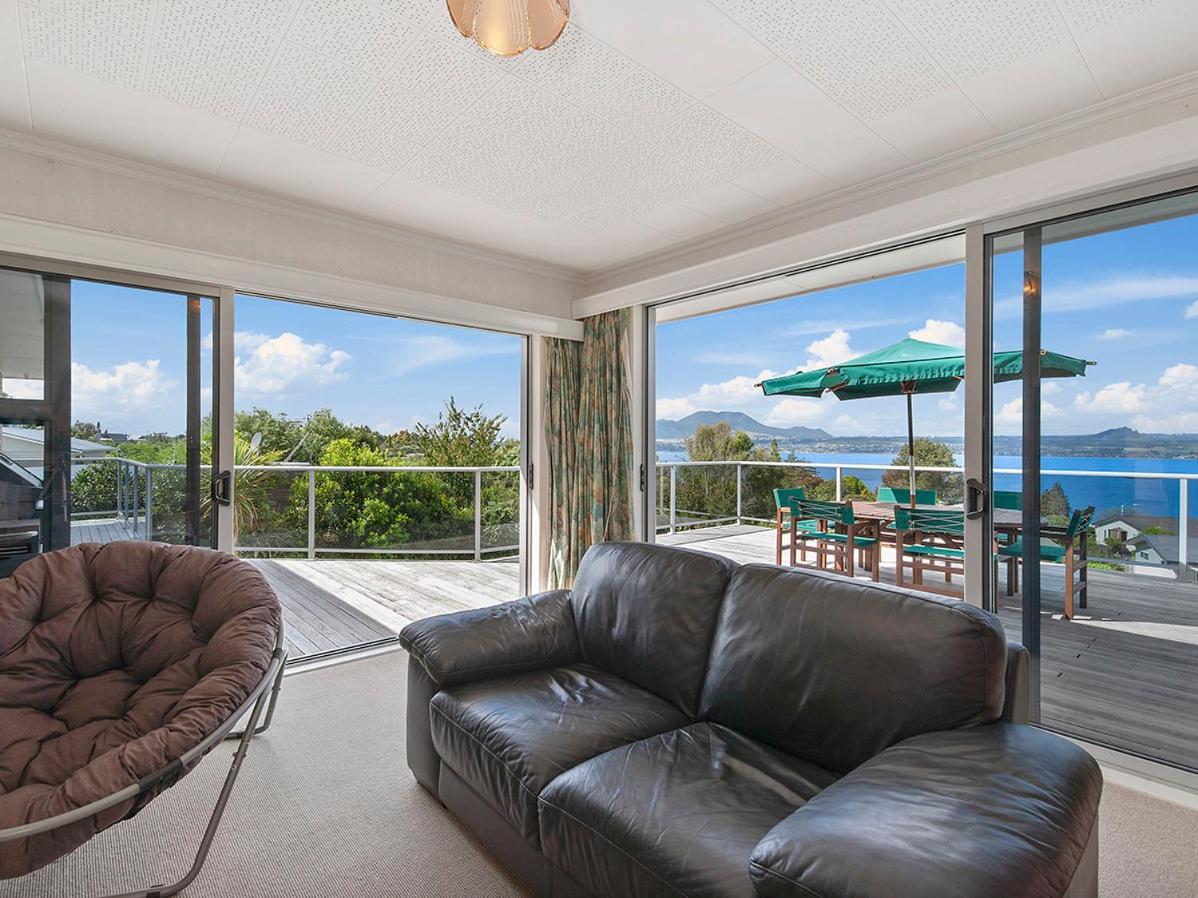 Lofty Lakeviews - Acacia Bay Holiday Home Lago Lago Taupo Exterior foto