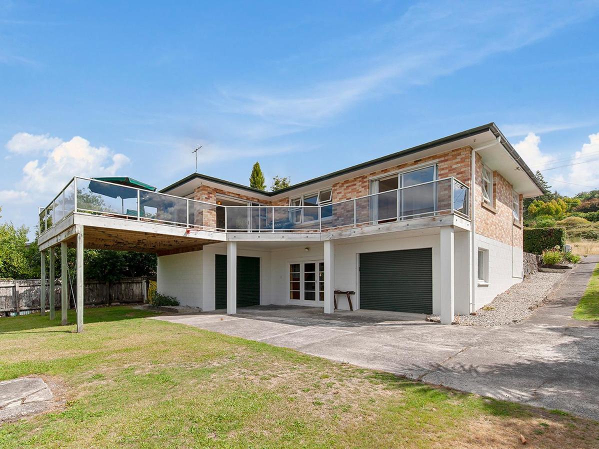 Lofty Lakeviews - Acacia Bay Holiday Home Lago Lago Taupo Exterior foto