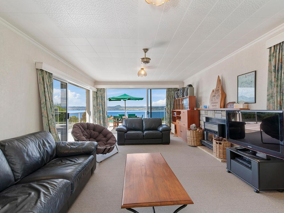 Lofty Lakeviews - Acacia Bay Holiday Home Lago Lago Taupo Exterior foto
